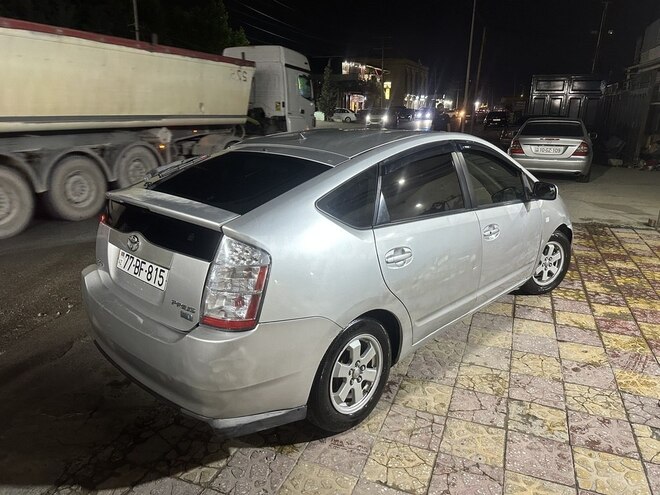 Toyota Prius-7