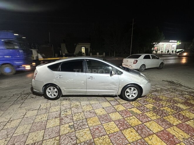 Toyota Prius-3