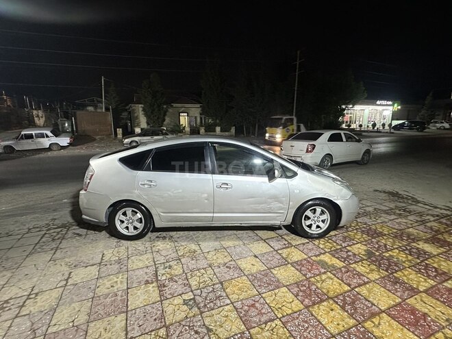Toyota Prius-16