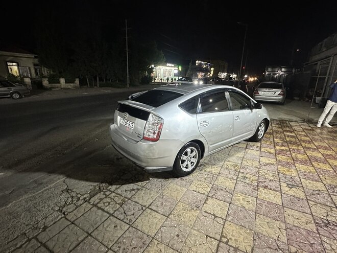 Toyota Prius-2
