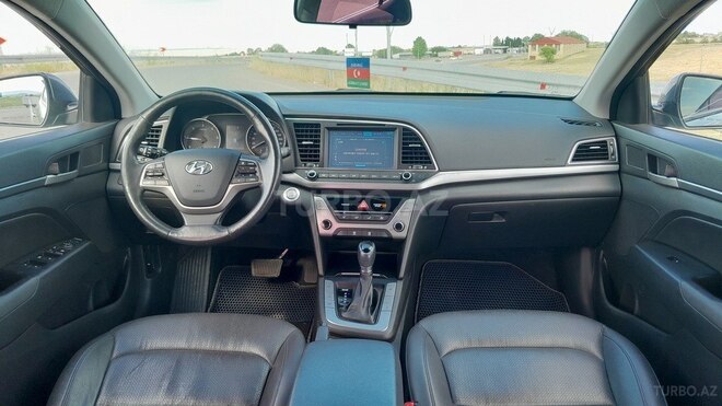 Hyundai Avante-9
