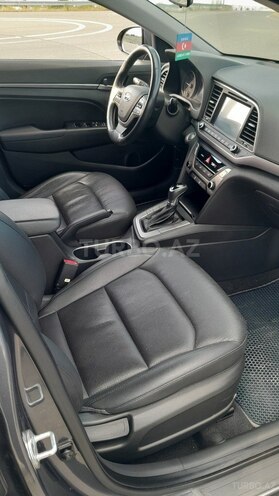 Hyundai Avante-11