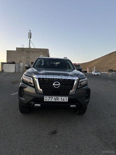 Nissan Navara-1