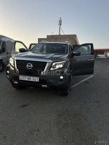 Nissan Navara-16