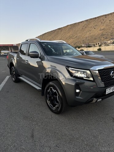 Nissan Navara-4