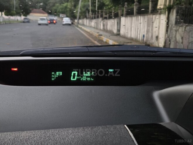 Toyota Prius-16
