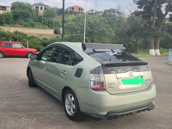 Toyota Prius-4