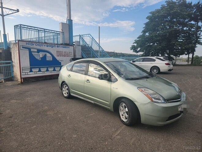 Toyota Prius-5