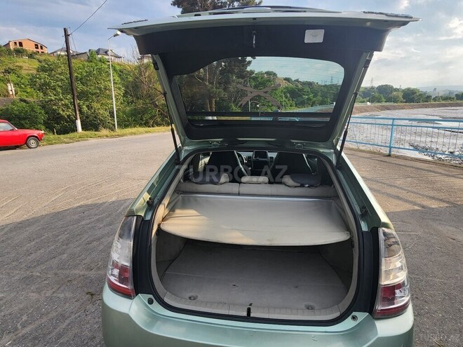 Toyota Prius-7