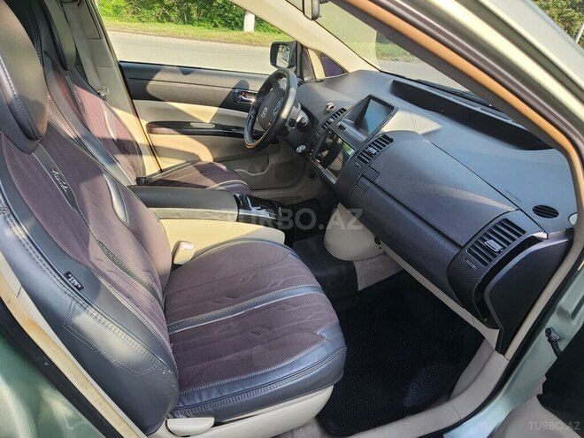 Toyota Prius-13