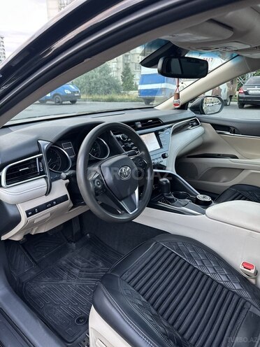 Toyota Camry-7