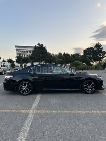 Toyota Camry-5