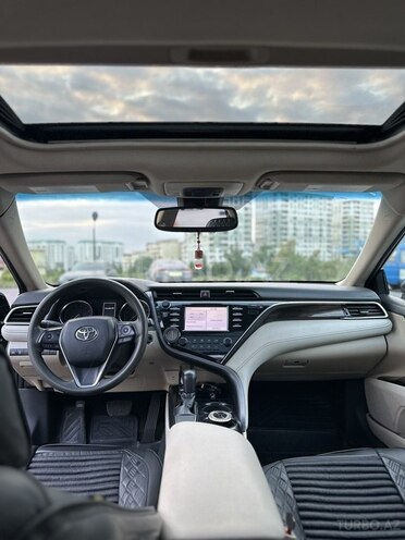 Toyota Camry-8
