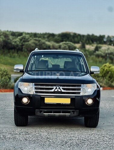 Mitsubishi Pajero-7