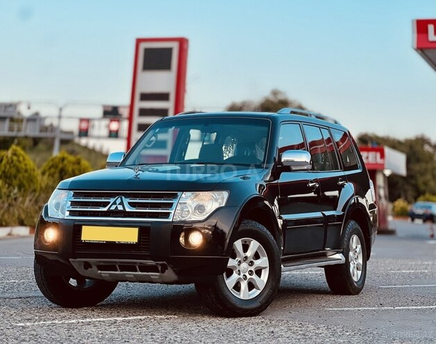 Mitsubishi Pajero-1