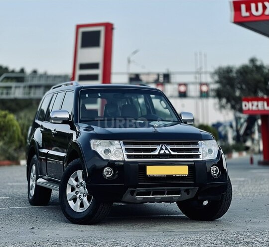 Mitsubishi Pajero-6