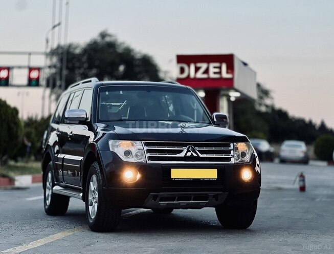 Mitsubishi Pajero-21