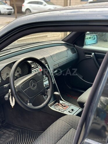 Mercedes C 230-7