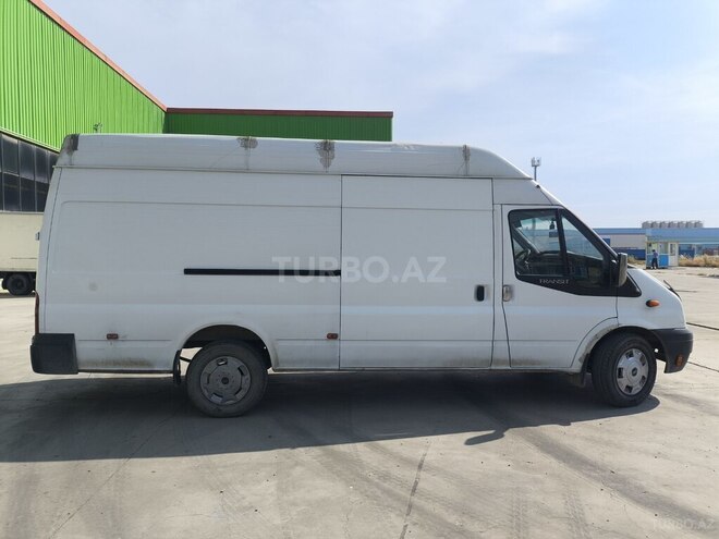 Ford Transit-4