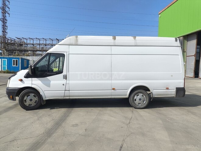 Ford Transit-5