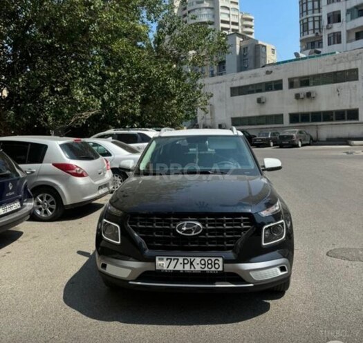 Hyundai Venue-1