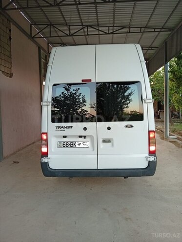 Ford Transit-2