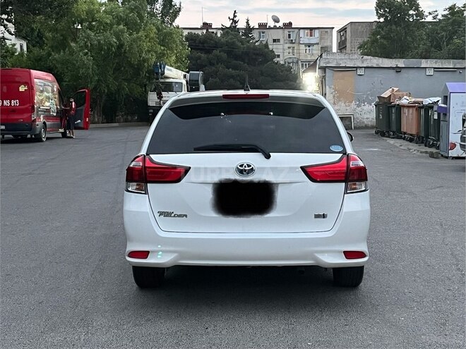 Toyota Corolla Fielder-5