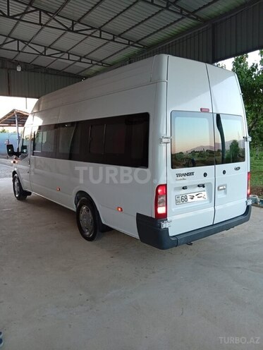 Ford Transit-7