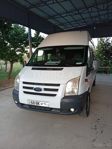 Ford Transit-4