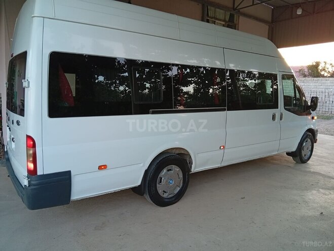 Ford Transit-6