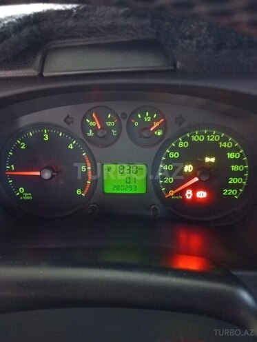Ford Transit-13