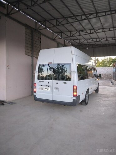Ford Transit-11