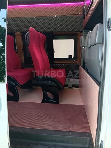 Ford Transit-14