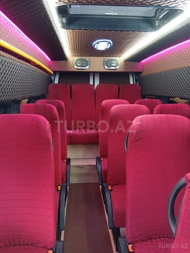 Ford Transit-17