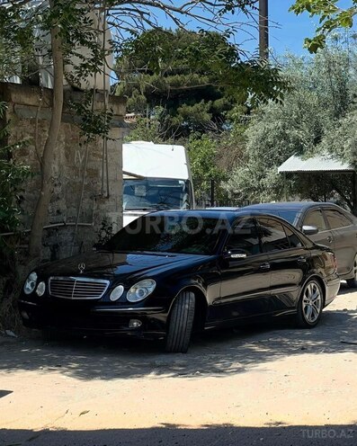 Mercedes E 320-1