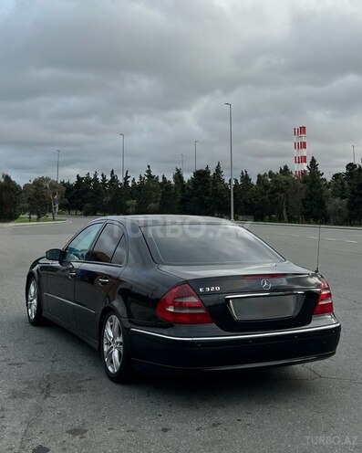 Mercedes E 320-5