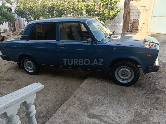 LADA (VAZ) 2107-2