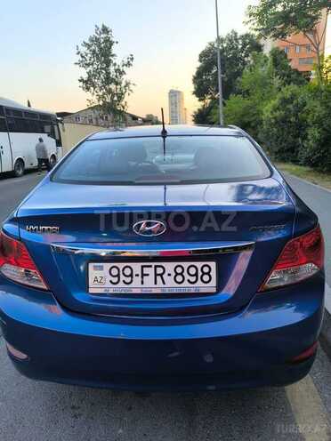 Hyundai Accent-7
