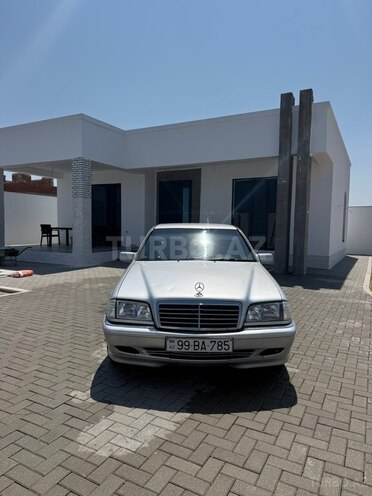 Mercedes C 220-1