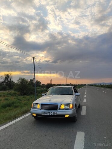 Mercedes C 200-1