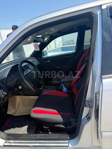 Mercedes C 220-9