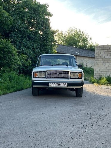 LADA (VAZ) 2107-1