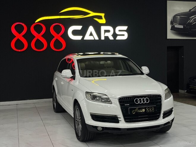 Audi Q7-1