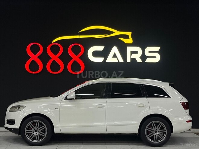 Audi Q7-4