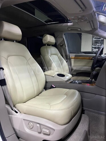 Audi Q7-10