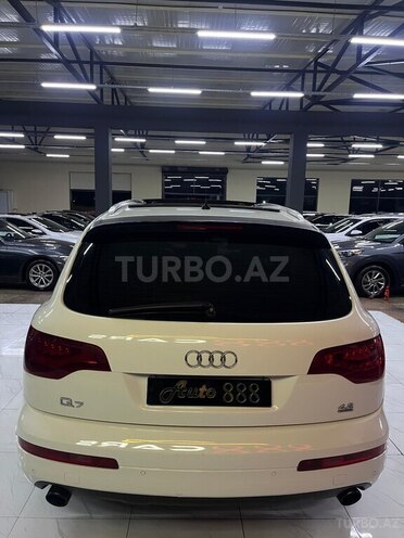 Audi Q7-7