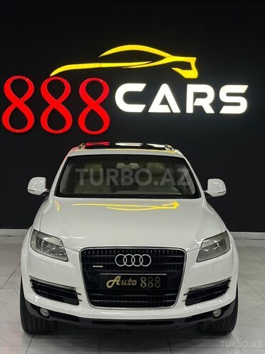 Audi Q7-8