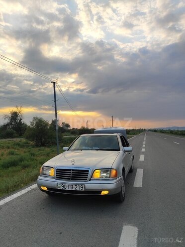 Mercedes C 200-2
