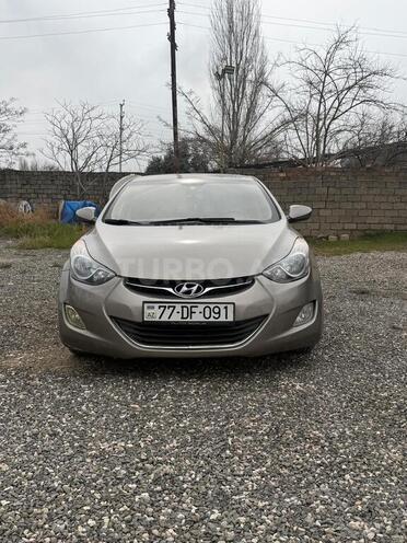 Hyundai Elantra-1