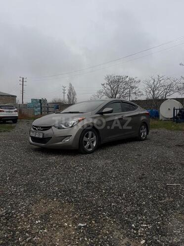 Hyundai Elantra-9